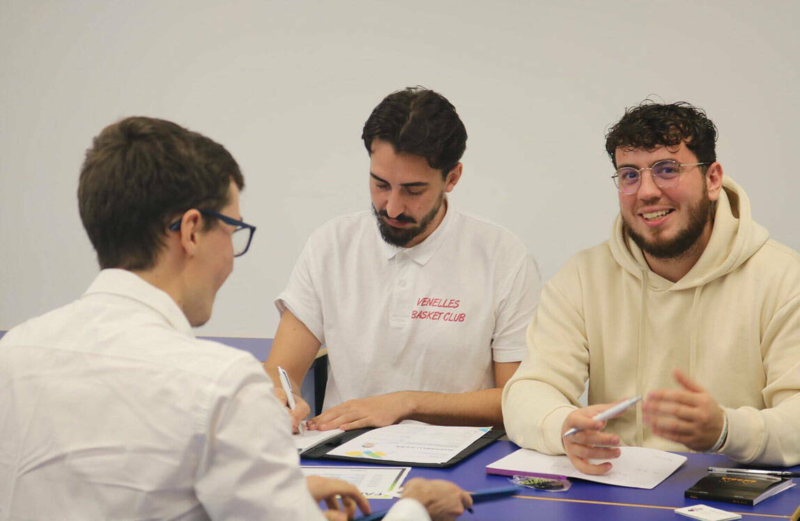 Etudiants AMOS Forum Emploi Sport Bachelor