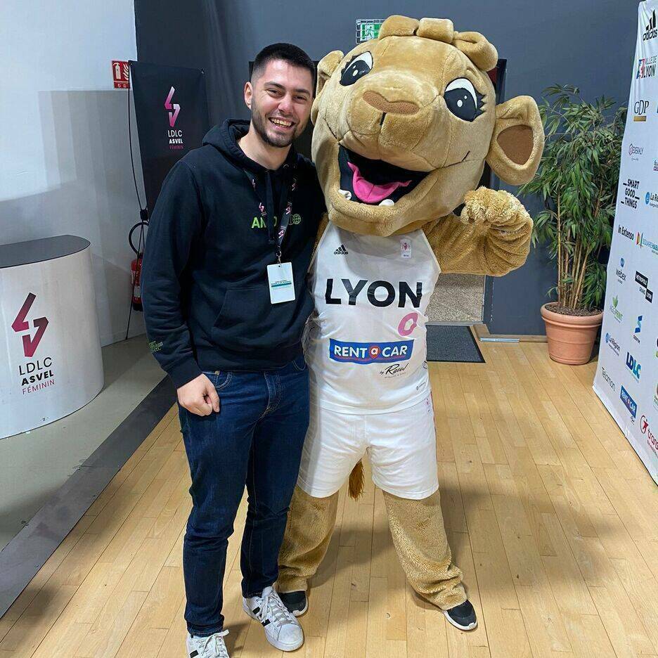 Visite Mascotte Etudiant Campus AMOS Lyon