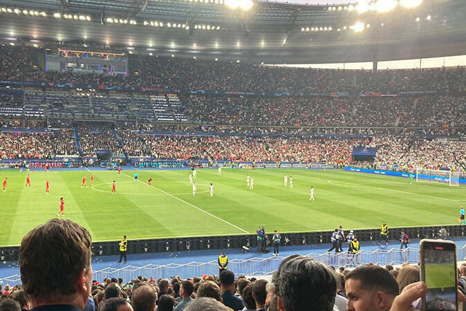 adam_ligue_champions_amos_business_paris.jpg