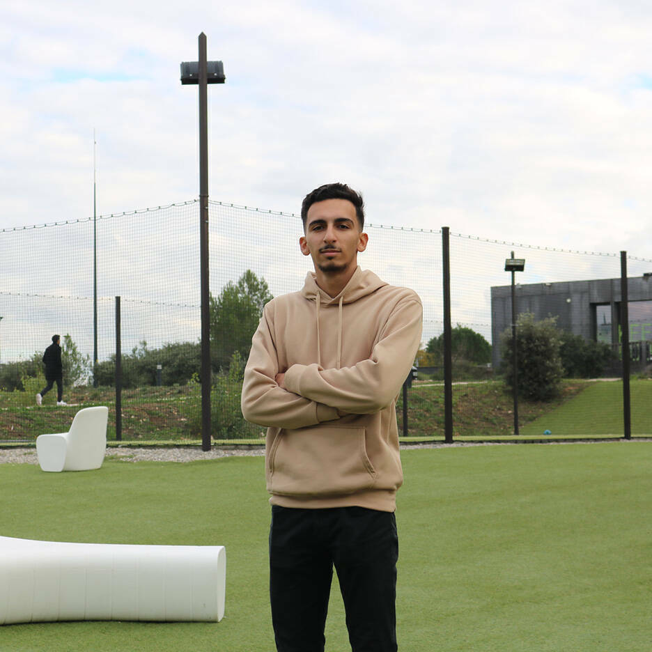 Etudiant AMOS sur le terrain