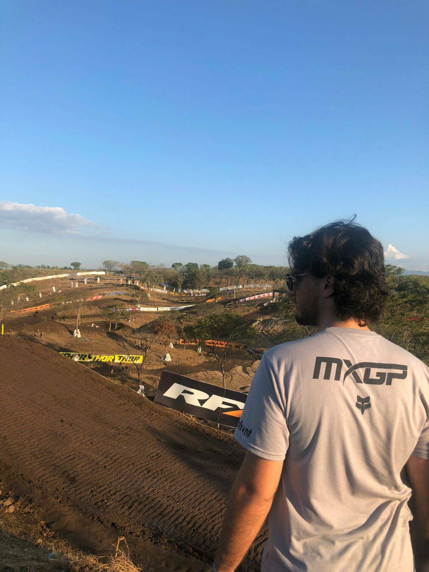 In front moto racing