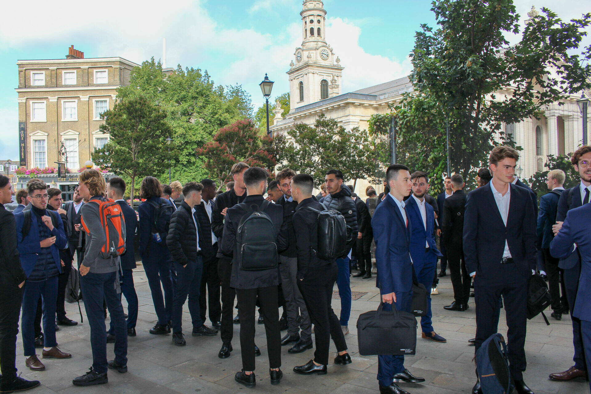 etudiants-amos-london.jpg