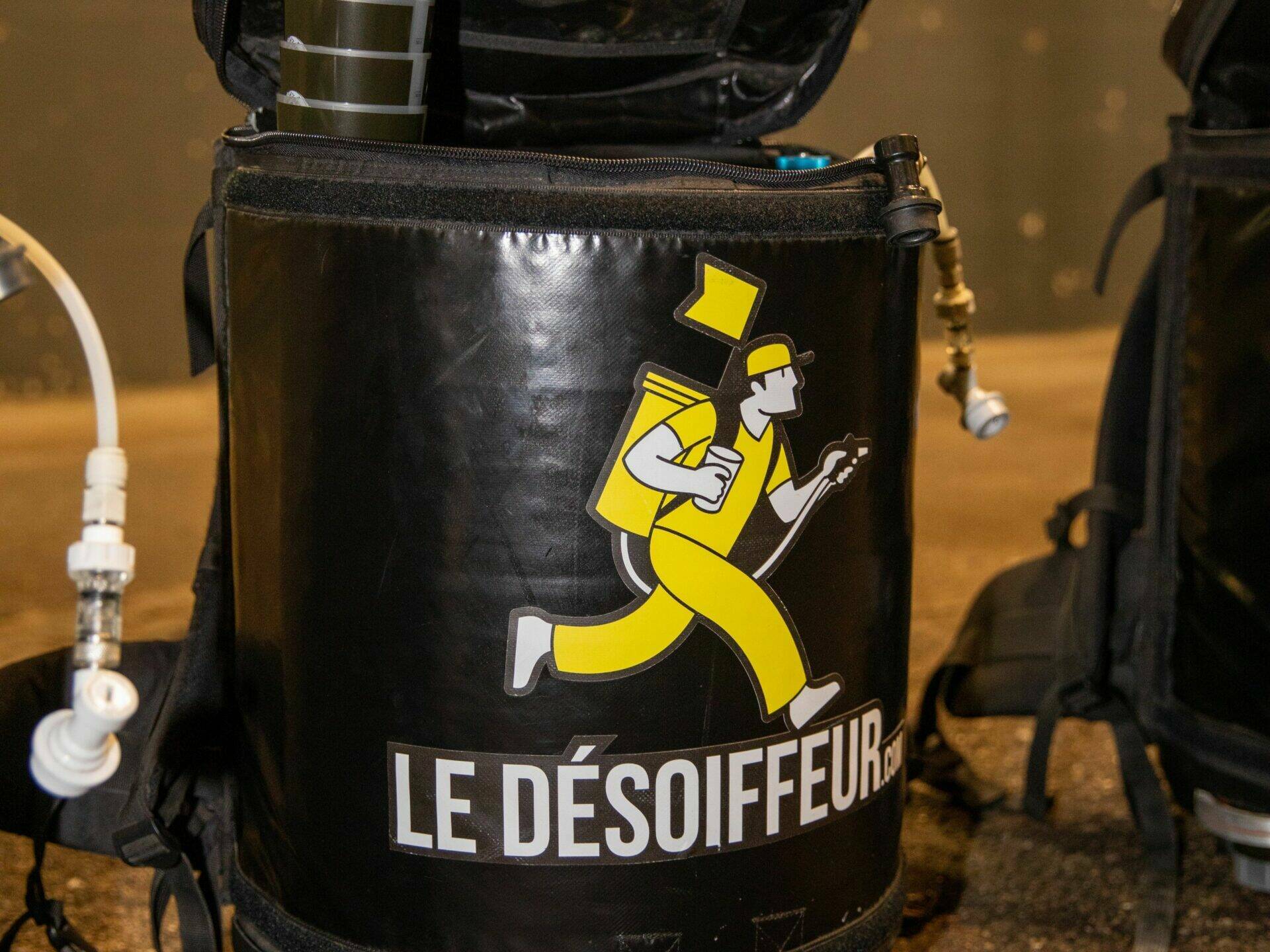 Thomas Di Bernardo coordonnant la distribution de boissons lors d’un événement sportif