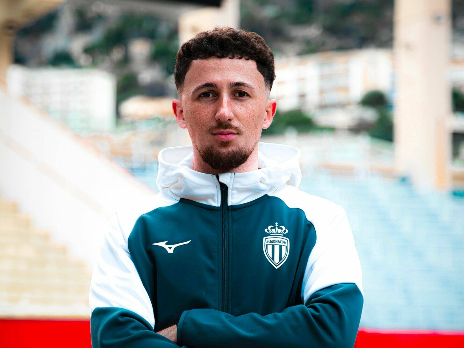 De Marseille au Rocher : retour sur le parcours d’Elias El Ghayat, alumni d’AMOS Marseille, au cœur de la création de contenu.