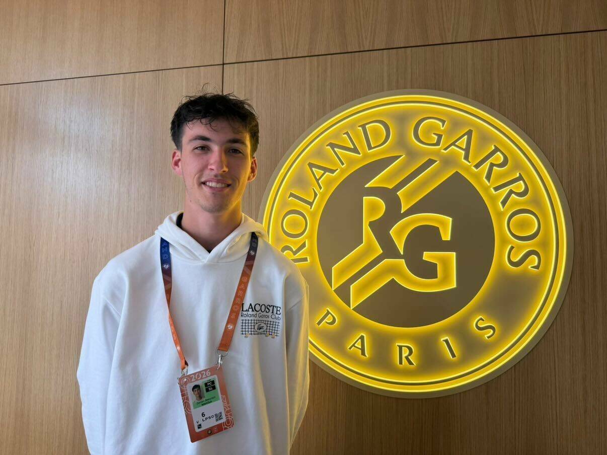 Quand le tennis est bien plus qu’une passion : focus sur Dorian Beaurain, étudiant à AMOS Aix-en-Provence et présent à Roland-Garros 2026