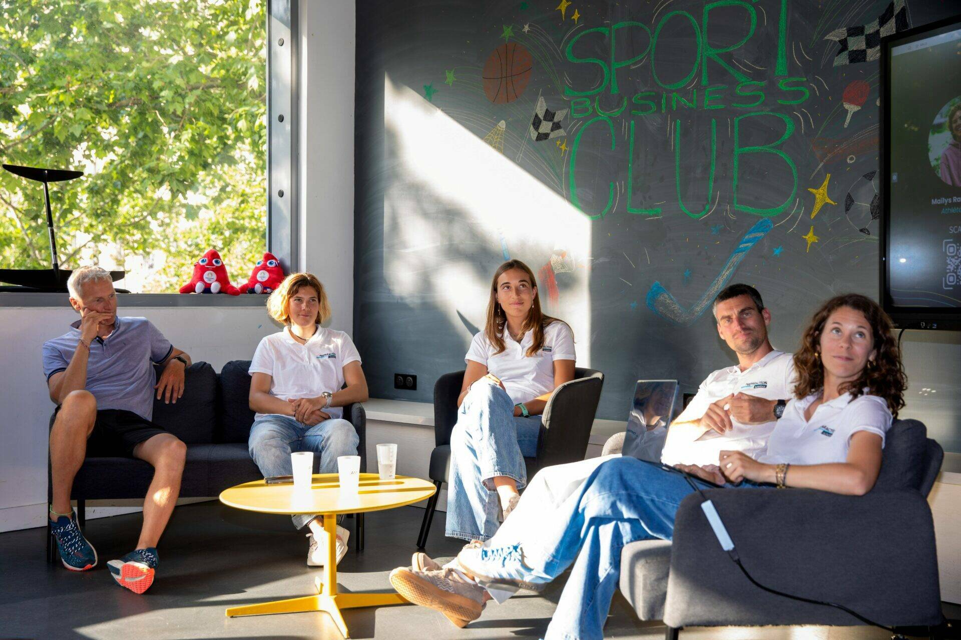 Un afterwork au plus près de la voile olympique : Focus sur Zoé Boutang et Maïlys Radulic-Ferrat aux côtés de PréparAction et AMOS Aix-Marseille