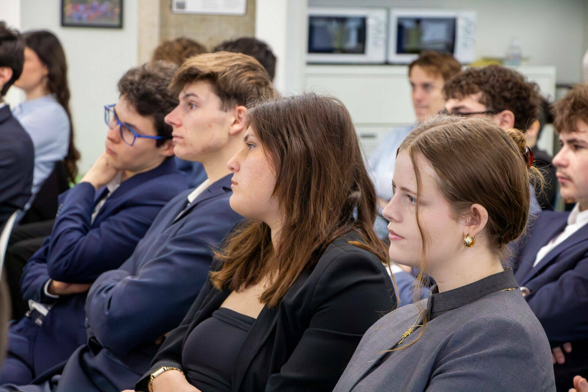 AMOS Bordeaux sensibilise ses étudiants aux enjeux sociétaux lors d’une Masterclass dédiée aux sports féminins !